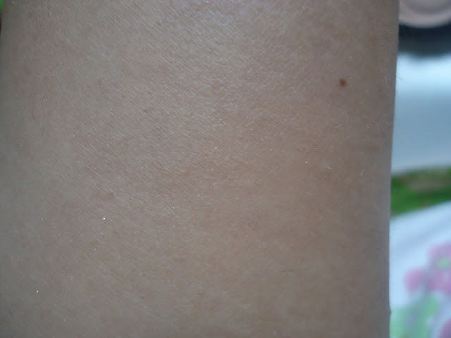 Living Nature Luminous Pressed Powder Review