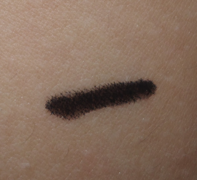 Tips and Toes Water Proof Eyeliner