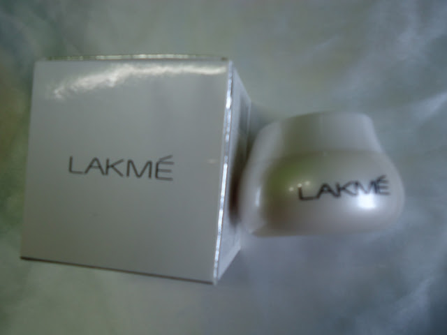 Lakme Fruit Moisture Skin Renewal Night Cream with Strawberry,Kiwi and Passionfruit Review