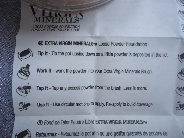 The Body Shop Extra Virgin Minerals™ Loose Powder Foundation Review, Swatches