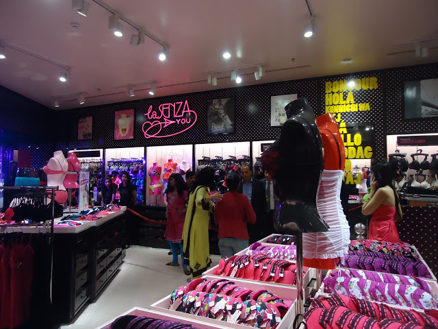 La Senza Pin Up Party and Store Launch