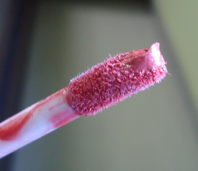 Diana of London 2000 Kisses Wonderful Lipstick 05 Rose Coral Review, Swatches