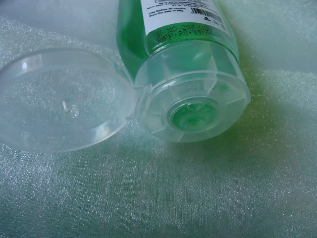 Vedic Line Neem & Brahmi Disinfecting Face Wash Review