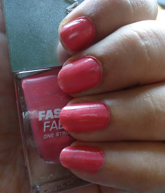Lakme Absolute Fast and Fabulous One Stroke Nail Color 17 Popping Pink Review, NOTD