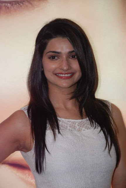 Prachi Desai Launches Neutrogena's Ultrasheer Complete UV Moisture