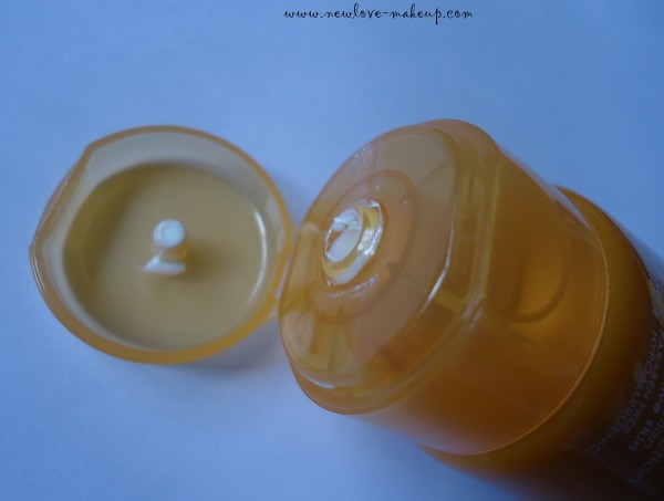 Vichy Laboratoires CAPITAL SOLEIL SPF50+ Velvety Cream Complexion Refining Action Review, Waterproof Sunscreen India