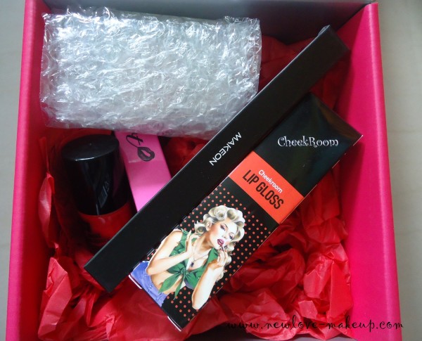 MeMeBox Review: ColourBox #1 Red, Unboxing MeMeBox, Indian makeup and beauty blog
