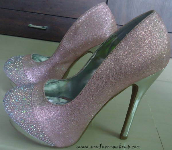 Haul-Pink Rhinestone Pumps,Champagne Clutch, Indian Fashion Blog