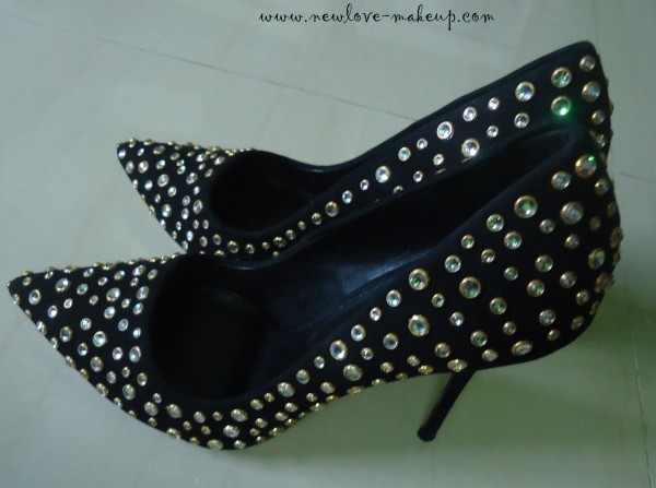 OOTD: Crocodile Print Faux Leather Orange Bag, Dune London Black Studded Pumps, Indian Fashion Blog, Outfit Posts