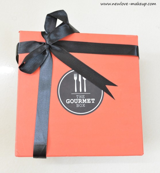 Unboxing and Review: The Gourmet Box, Indian Food Bloggeriew: The Gourmet Box