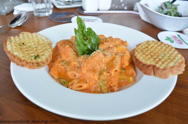 Food Review: The Salad Bar & Walnut Cafe, Indian Food Blogger