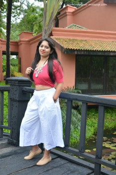 OOTD: Crop Top,White Culottes, Indian Fashion Blog, Mumbai Fashion blogger
