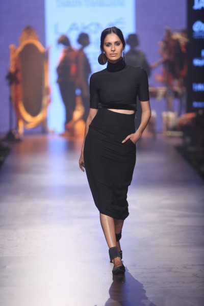 Review: Reliance Trends Tarun Tahiliani Collection at LFW W/F 2015