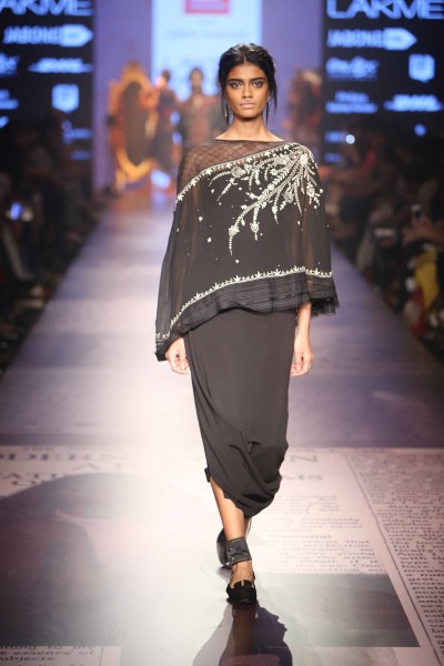 Review: Reliance Trends Tarun Tahiliani Collection at LFW W/F 2015