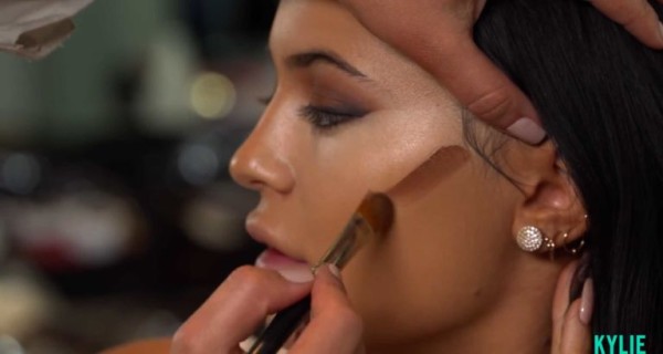 Decoding Makeup Hacks Of Kylie Jenner to Get the No-Filter Look, Indian Makeup Blog
