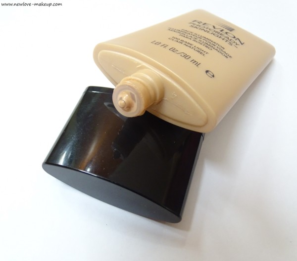 Revlon Photoready Skinlights Face Illuminator Review, Swatches, Indian Makeup Blog, Liquid Highlighters India