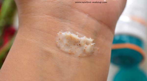 Himalaya Herbals Gentle Exfoliating Walnut Scrub Review, Indian Beauty Blog