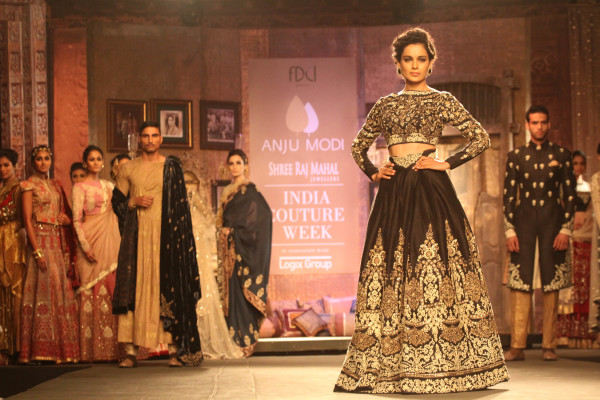 Best Off Screen Looks of Kangana Ranaut, Indian Fashion Blog,Fashion, Bollywood, Kangana Ranaut Fashion Outfits