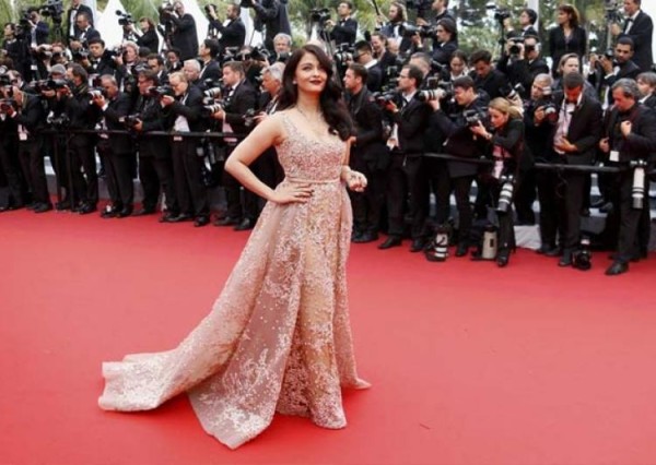 Aishwarya & Sonam at Cannes 2016: Outfits & Makeup, L'Oreal Paris, Indian Fashion Blog, Indian Makeup Blog