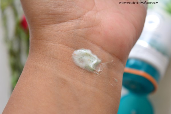 Himalaya Herbals Purifying Neem Scrub: Scrub for Sensitive, Acne Prone Skin