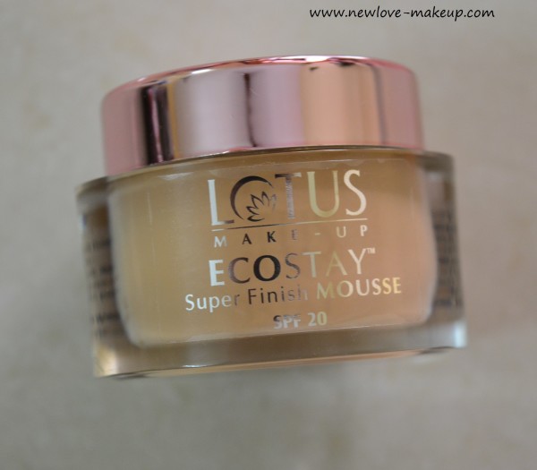 Lotus Herbals Ecostay Super Finish Mousse SPF 20 Review, Swatches