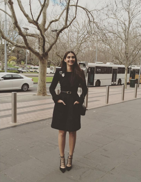 Best Off Screen Looks of Sonam Kapoor, Sonam Kapoor Fashion, Indian Fashion Blog, Outfit Ideas, Bollywood Fashion