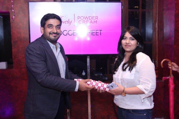 Fair & Lovely New Powder Cream Launch