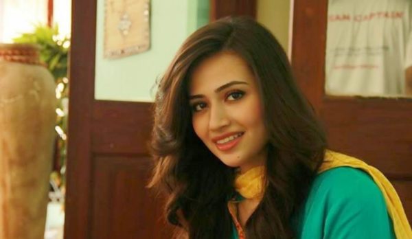 10 Gorgeous Pakistani Actresses