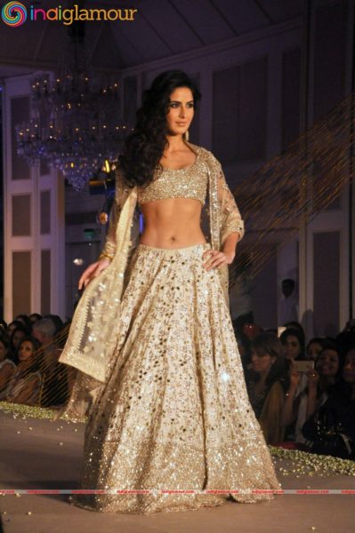 7 Times Katrina Kaif Scorched the Screen With Her Abs, Bollywood Blog