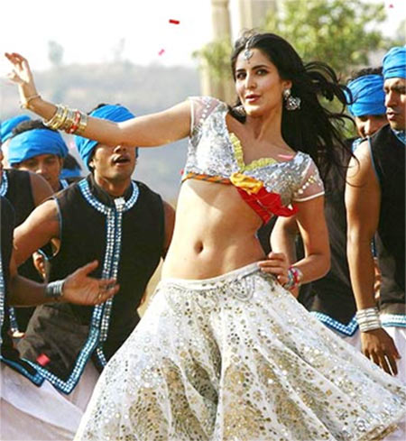 7 Times Katrina Kaif Scorched the Screen With Her Abs, Bollywood Blog