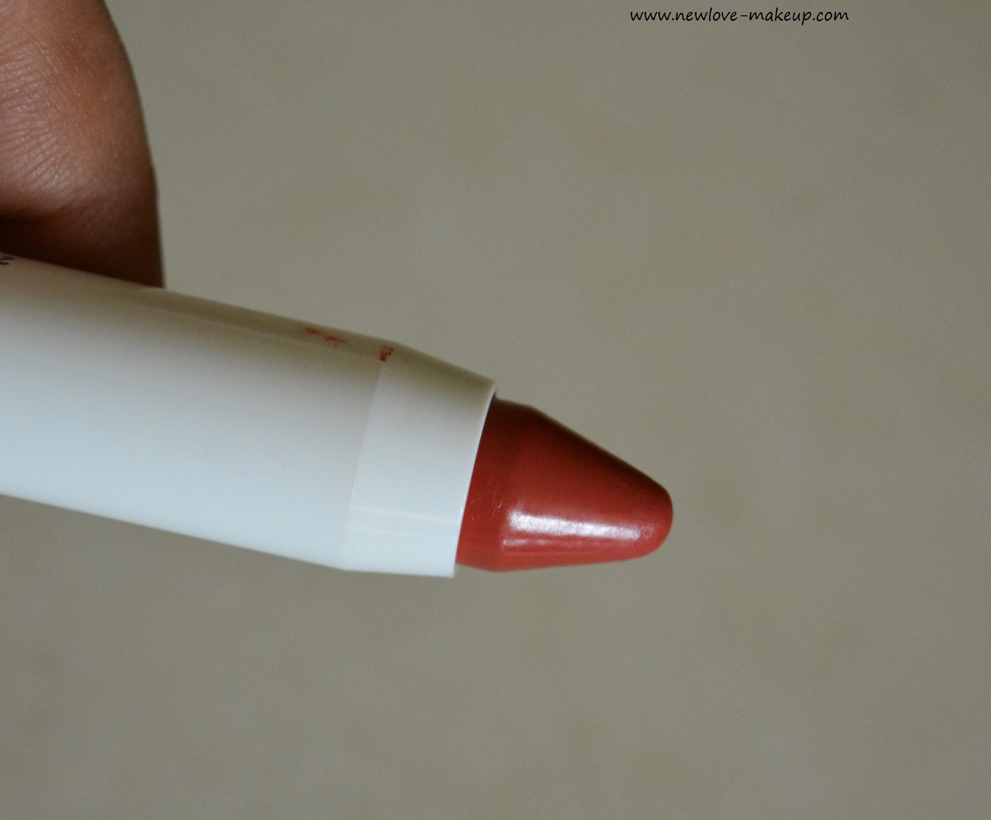 July 2018 Fab Bag Unboxing, MyGlamm Lip Crayon Biscotti